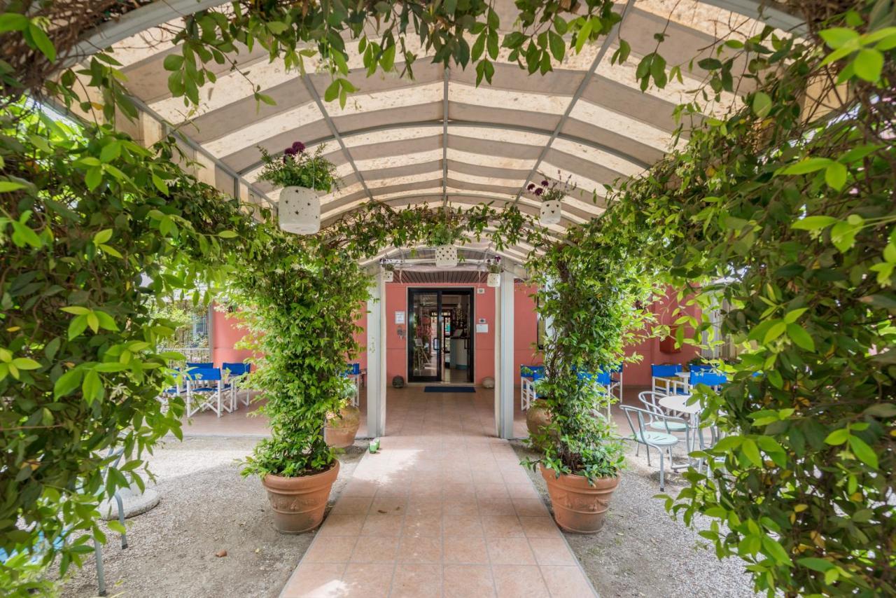 Hotel Villa Rosa Cesenatico Exterior photo